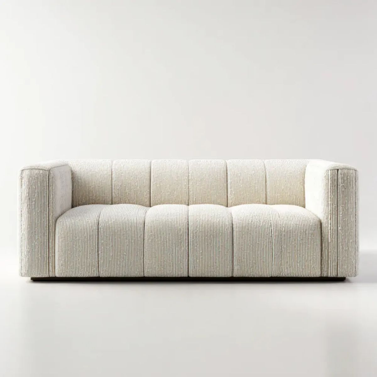 Trzyosobowa sofa kremowa z prążkowaną tapicerką tekstylną 220 x 95 x 75 cm